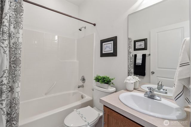 2136 S G Street, Tacoma, WA 98405