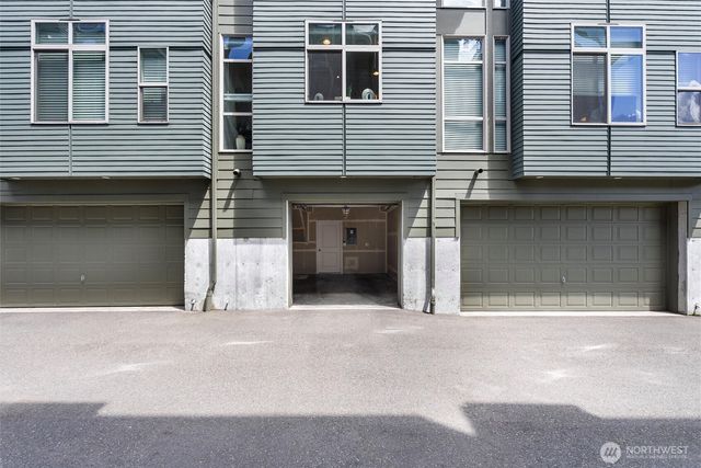 2136 S G Street, Tacoma, WA 98405