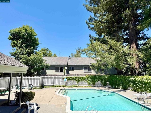 111 Ascot Ct C, Moraga, CA 94556
