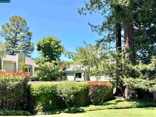 111 Ascot Ct C, Moraga, CA 94556