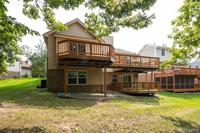 41654 Kenilworth Lane, Novi, MI 48377