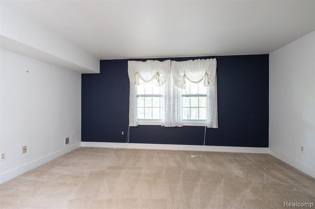41654 Kenilworth Lane, Novi, MI 48377