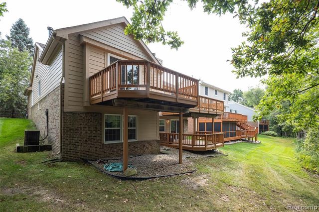 41654 Kenilworth Lane, Novi, MI 48377