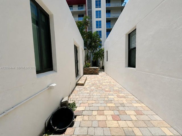 323 Fillmore St 10, Hollywood, FL 33019