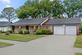 1607 Buescher Drive, Houston, TX 77043