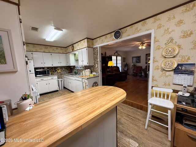 2155 Sherwood Place, Biloxi, MS 39531