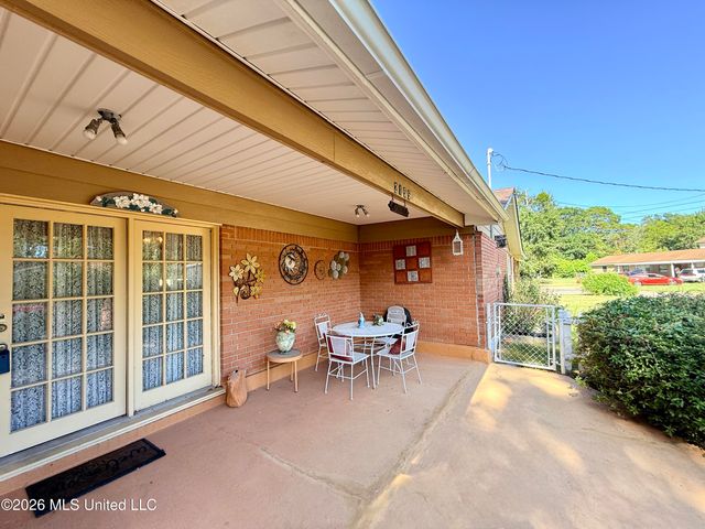 2155 Sherwood Place, Biloxi, MS 39531