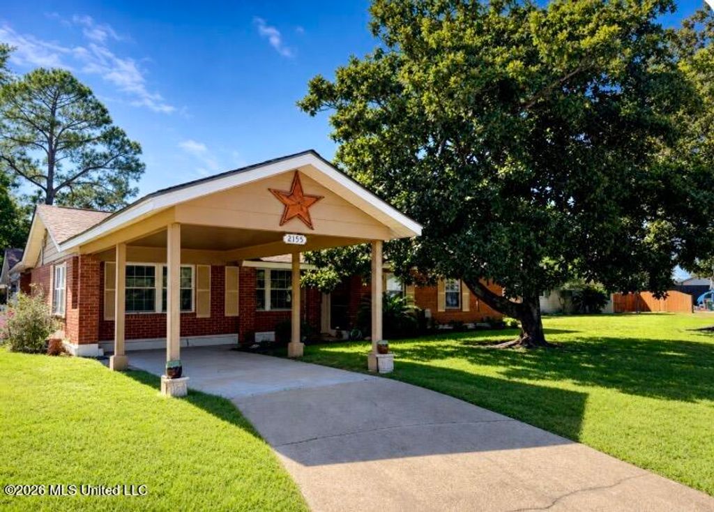 2155 Sherwood Place, Biloxi, MS 39531