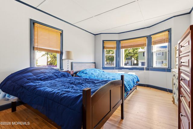 352 Anchor Avenue, Beachwood, NJ 08722