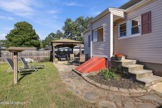 352 Anchor Avenue, Beachwood, NJ 08722