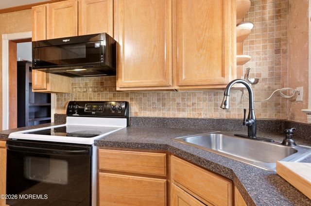 352 Anchor Avenue, Beachwood, NJ 08722