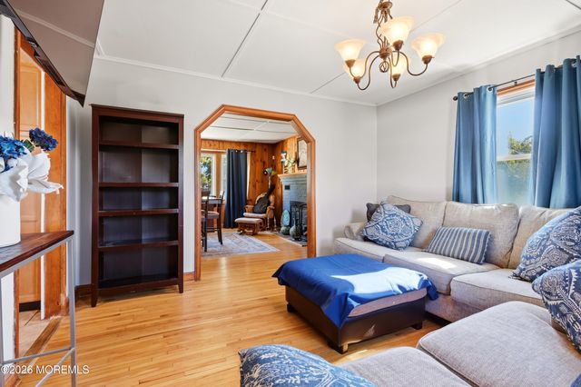 352 Anchor Avenue, Beachwood, NJ 08722