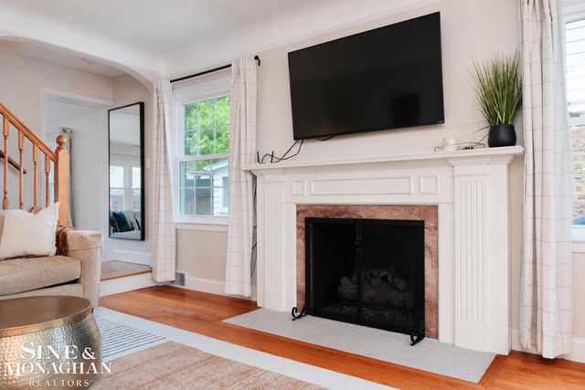 1412 Brys Drive, Grosse Pointe Woods, MI 48236