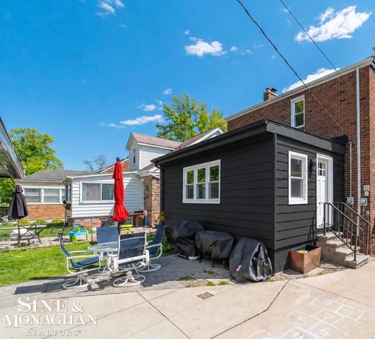 1412 Brys Drive, Grosse Pointe Woods, MI 48236