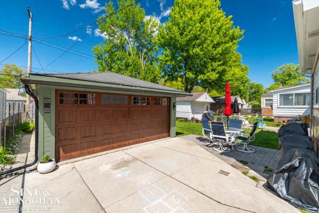 1412 Brys Drive, Grosse Pointe Woods, MI 48236