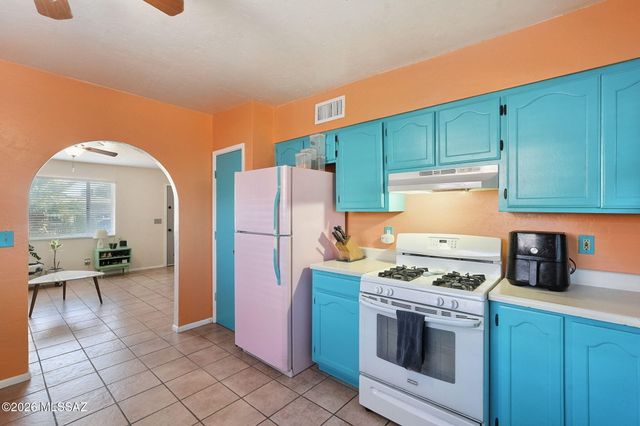 3725 E Shepherd Place, Tucson, AZ 85713