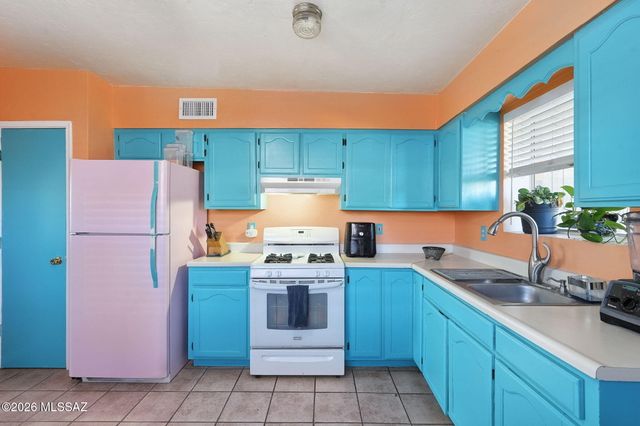 3725 E Shepherd Place, Tucson, AZ 85713