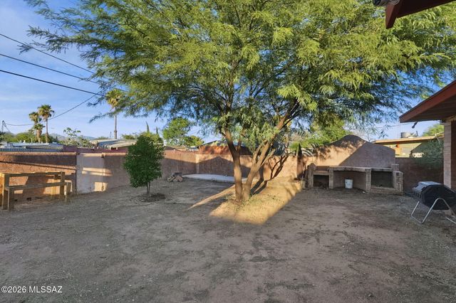 3725 E Shepherd Place, Tucson, AZ 85713