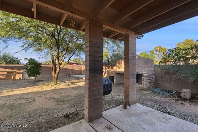 3725 E Shepherd Place, Tucson, AZ 85713