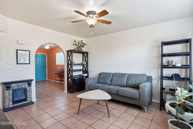 3725 E Shepherd Place, Tucson, AZ 85713