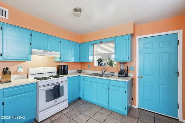 3725 E Shepherd Place, Tucson, AZ 85713
