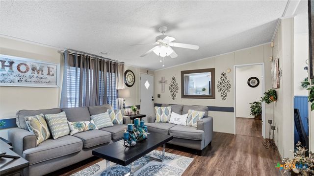 1656 NW Pecan Drive, Mcqueeney, TX 78123