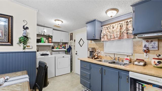 1656 NW Pecan Drive, Mcqueeney, TX 78123