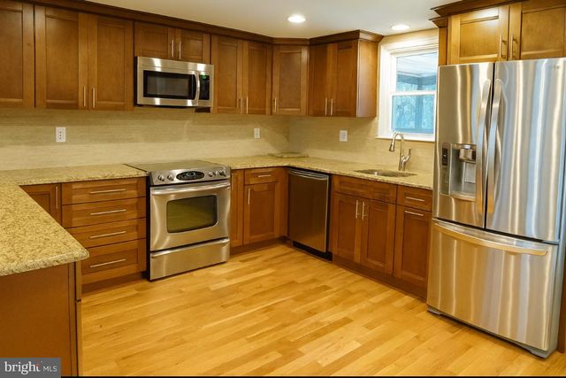 410 W 11TH AVE, Conshohocken, PA 19428