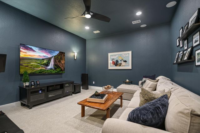 582 Peakside CIR, Dripping Springs, TX 78620