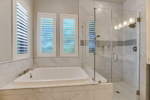 582 Peakside CIR, Dripping Springs, TX 78620