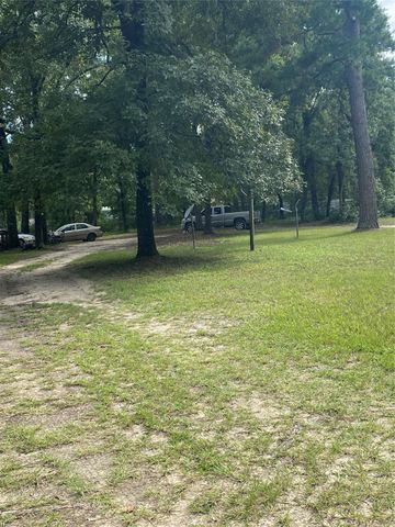 137 Camp Road, Trinity, TX 75862
