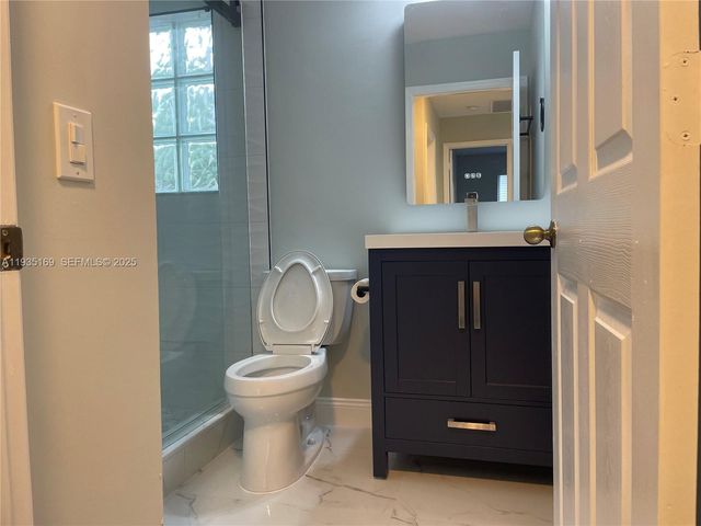 1775 NW 166th Ave, Pembroke Pines, FL 33028