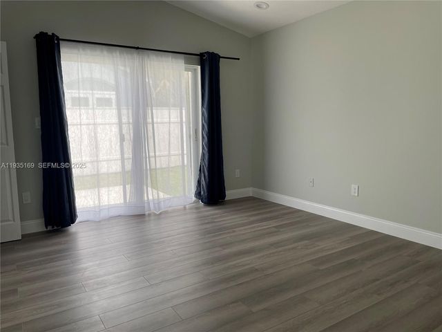 1775 NW 166th Ave, Pembroke Pines, FL 33028