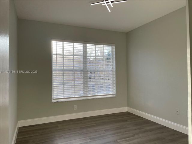 1775 NW 166th Ave, Pembroke Pines, FL 33028