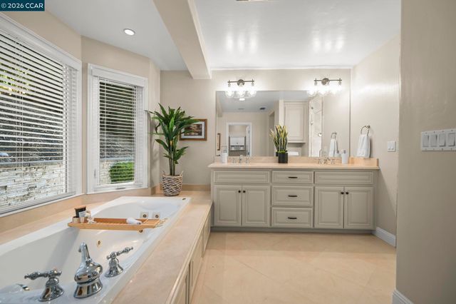 115 Moraga Way, Orinda, CA 94563