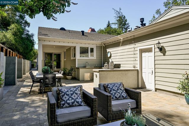 115 Moraga Way, Orinda, CA 94563