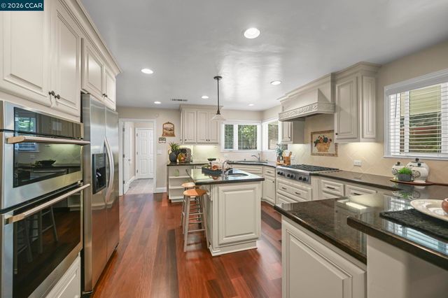 115 Moraga Way, Orinda, CA 94563