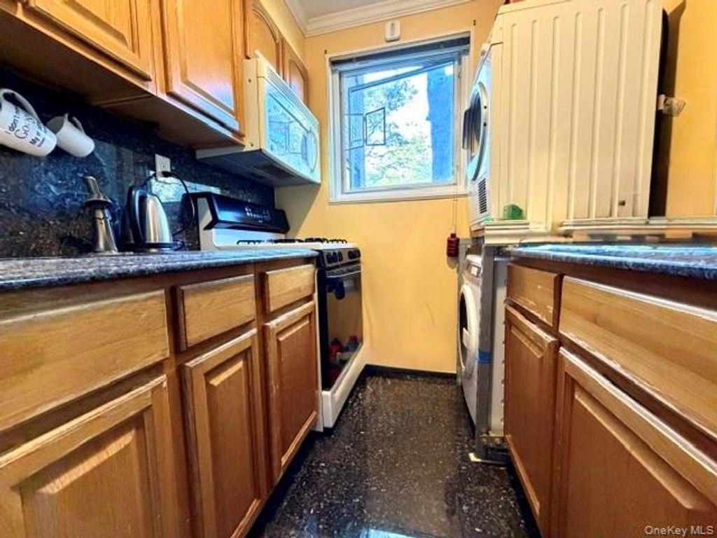218-19 68th Street 1, Bayside, NY 11364 — photo 4
