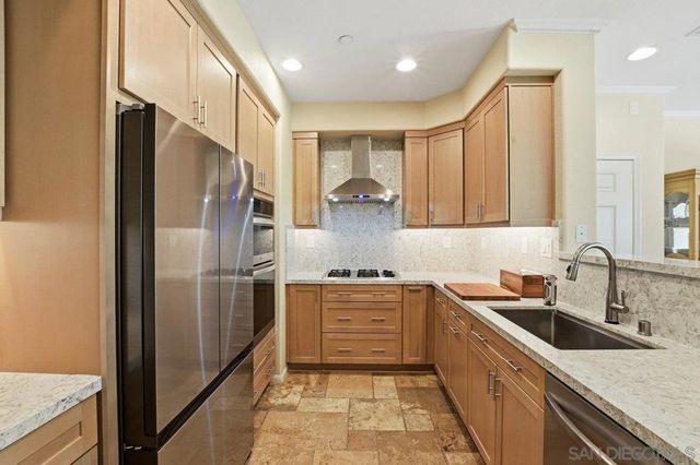 2704 Prato Ln, San Diego, CA 92108