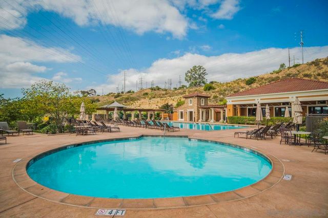 2704 Prato Ln, San Diego, CA 92108