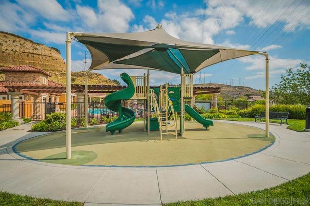 2704 Prato Ln, San Diego, CA 92108