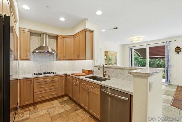 2704 Prato Ln, San Diego, CA 92108