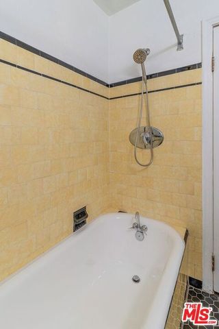 1163 N Genesee Avenue, West Hollywood, CA 90046