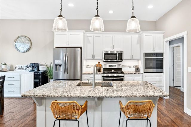 926 E Downshire Drive, Nixa, MO 65714