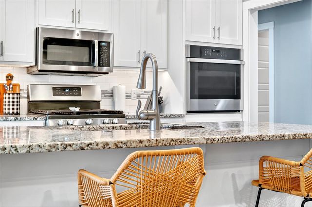 926 E Downshire Drive, Nixa, MO 65714