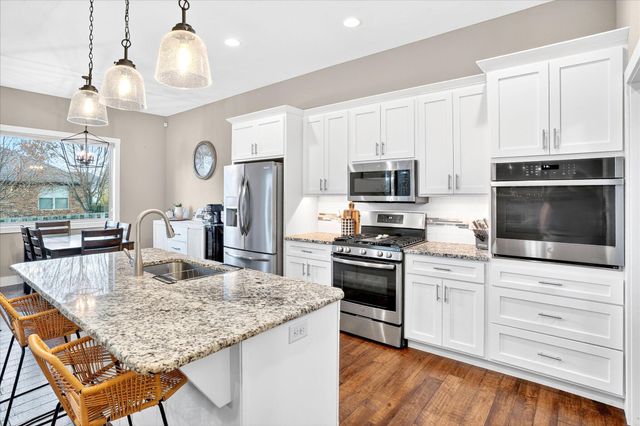 926 E Downshire Drive, Nixa, MO 65714