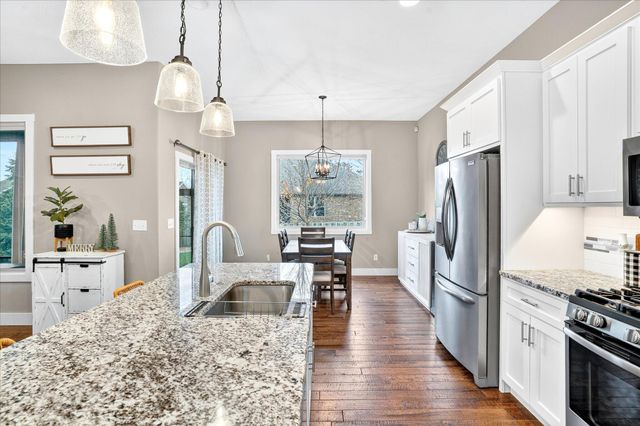 926 E Downshire Drive, Nixa, MO 65714