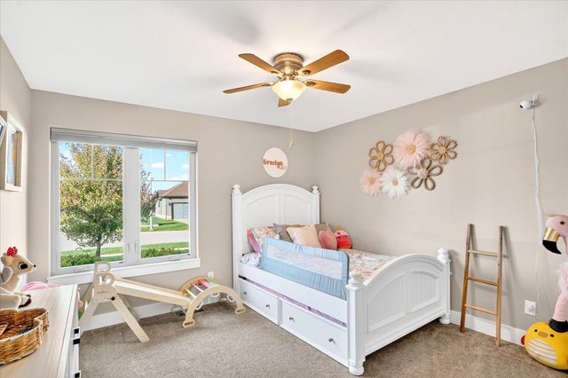 926 E Downshire Drive, Nixa, MO 65714