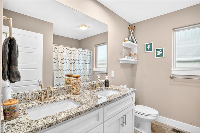 926 E Downshire Drive, Nixa, MO 65714