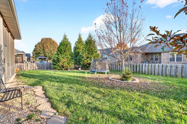 926 E Downshire Drive, Nixa, MO 65714